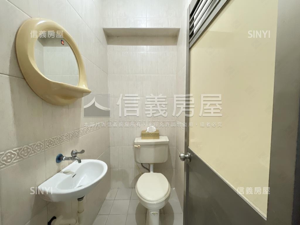 鳳新高中邊間採光寬敞５房房屋室內格局與周邊環境