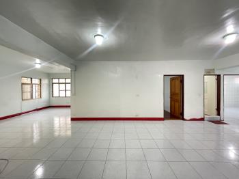 鳳新高中邊間採光寬敞５房