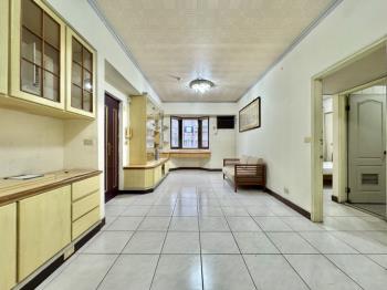 專任香格里拉高樓三房●品