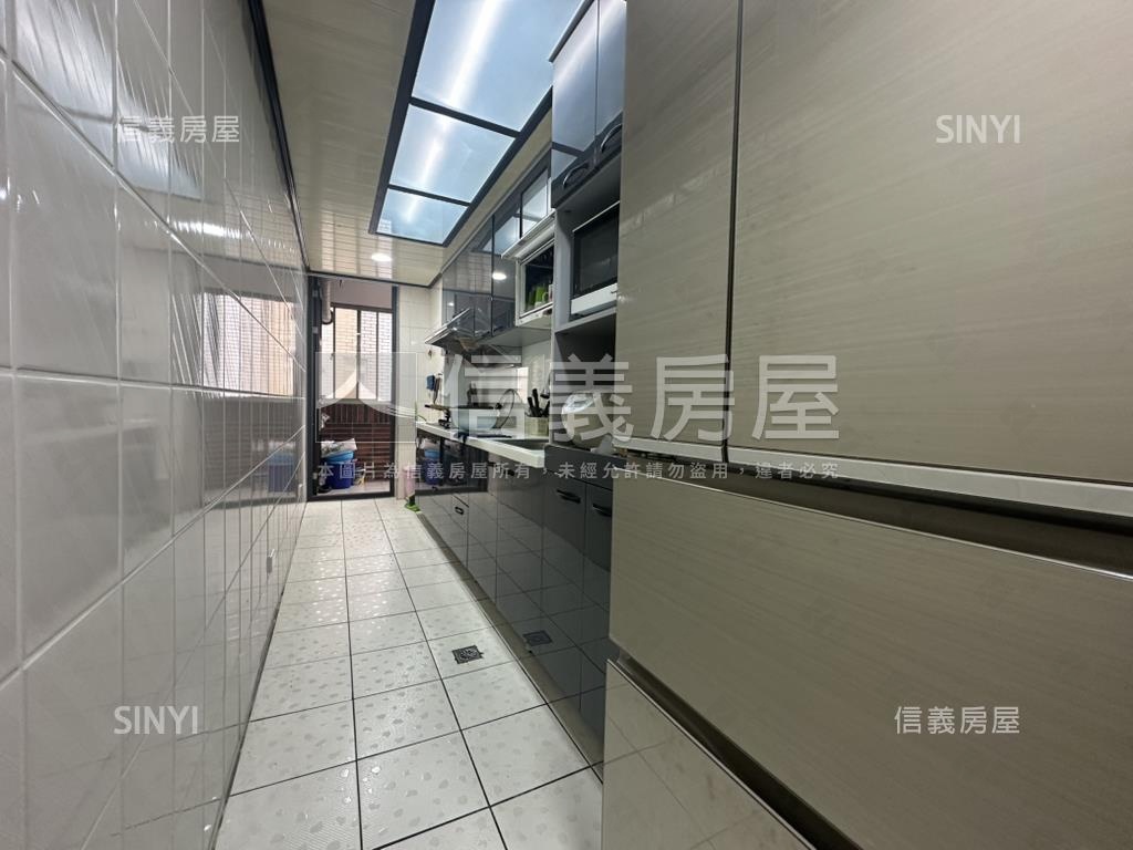 臻藏－光華精裝大３房房屋室內格局與周邊環境
