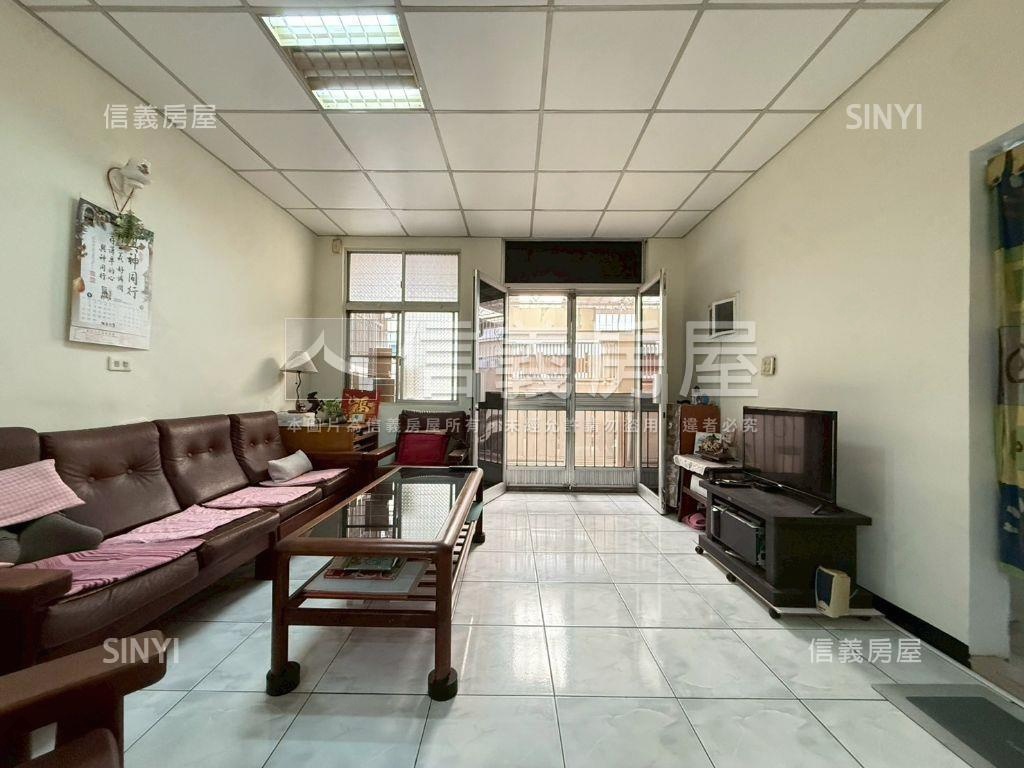 自強商圈面寬孝親美透房屋室內格局與周邊環境