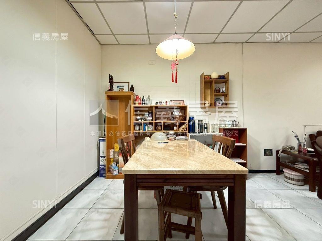 自強商圈面寬孝親美透房屋室內格局與周邊環境