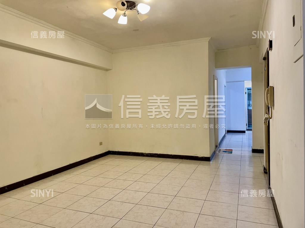 新店捷運站附近電梯三房房屋室內格局與周邊環境