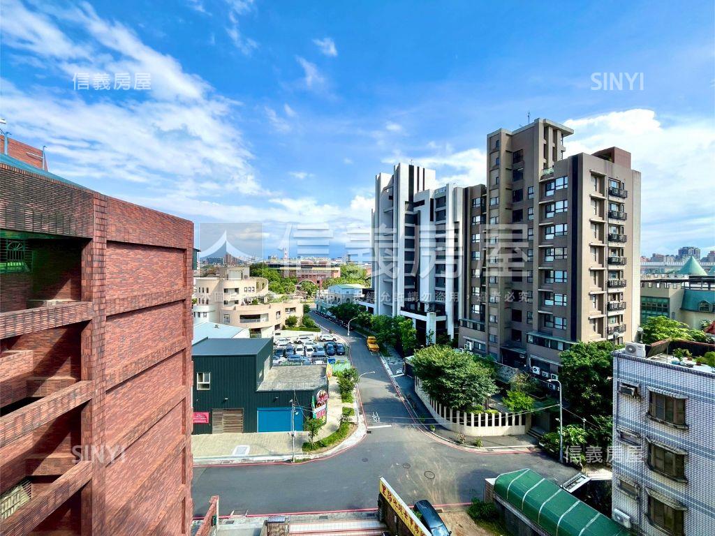 富堡晶城三面採光四房車位房屋室內格局與周邊環境