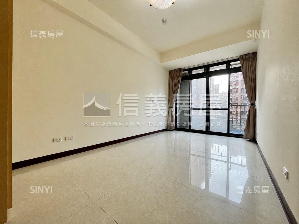 富堡晶城三面採光四房車位房屋室內格局與周邊環境