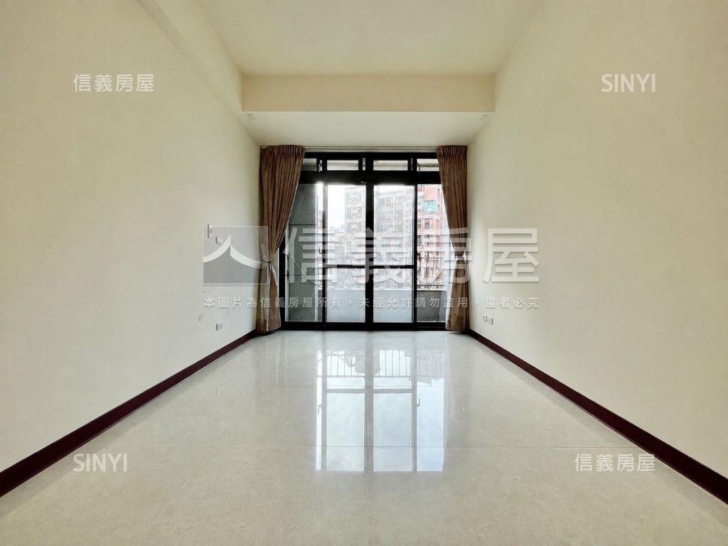 富堡晶城三面採光四房車位房屋室內格局與周邊環境