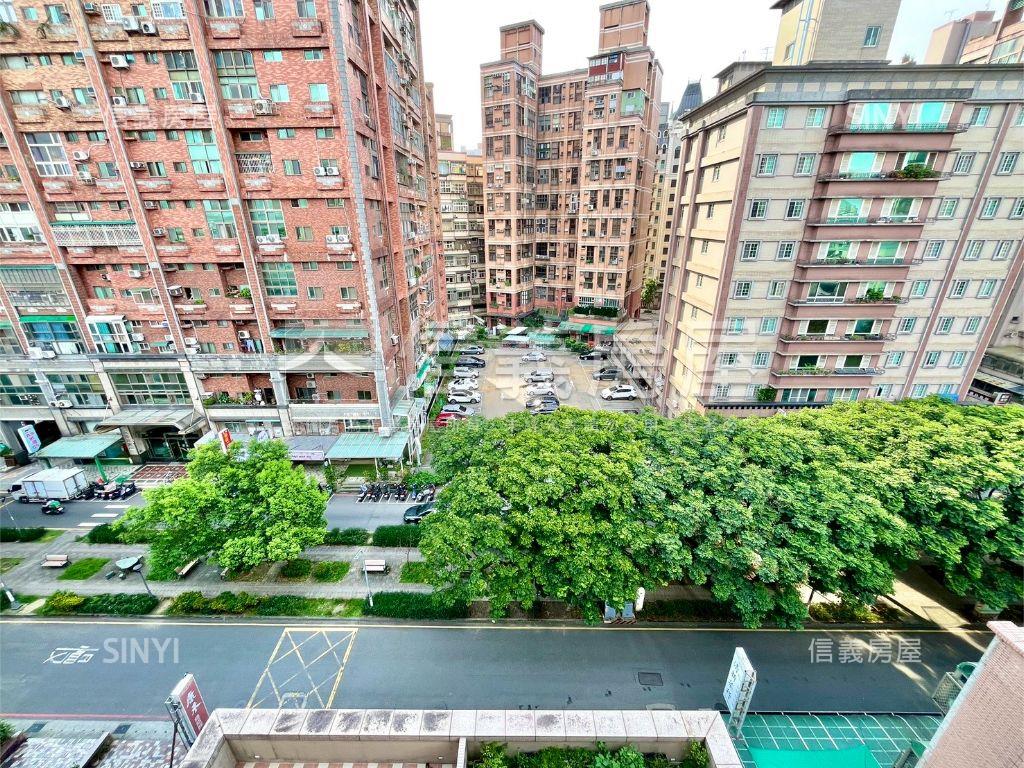 富堡晶城三面採光四房車位房屋室內格局與周邊環境