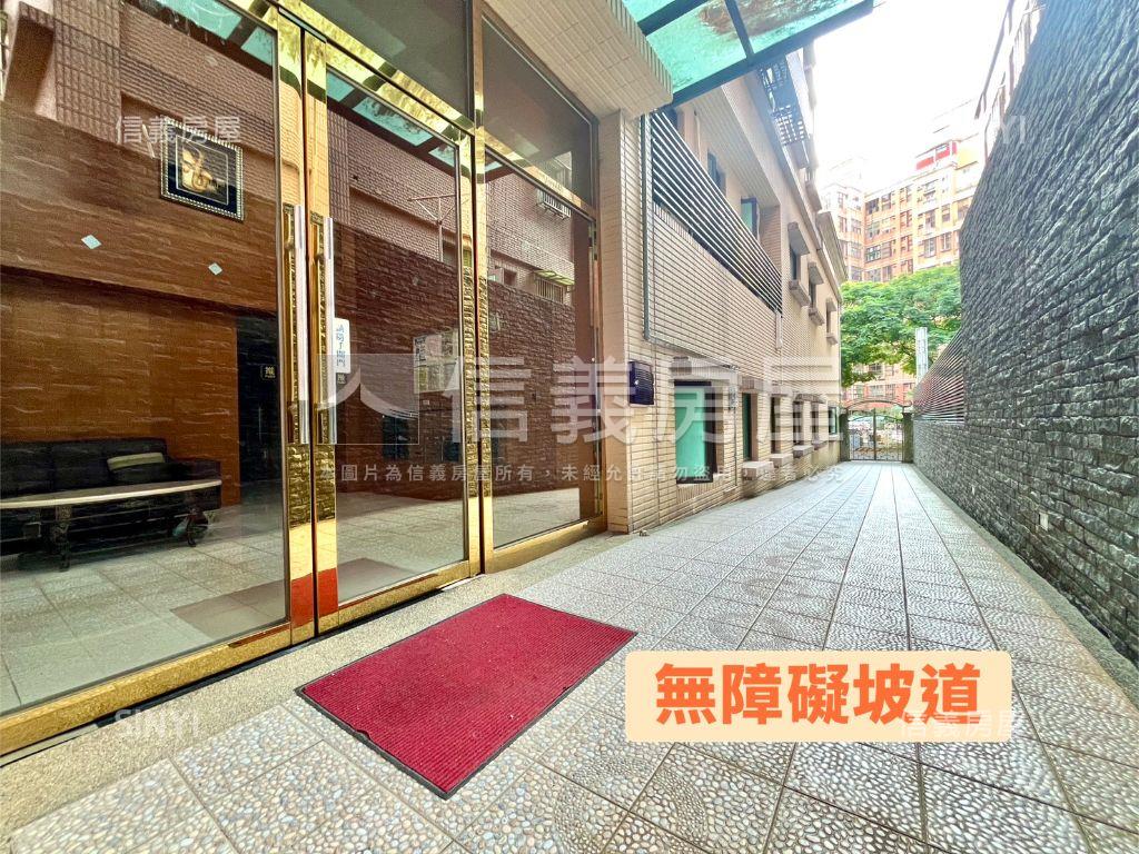 富堡晶城三面採光四房車位房屋室內格局與周邊環境