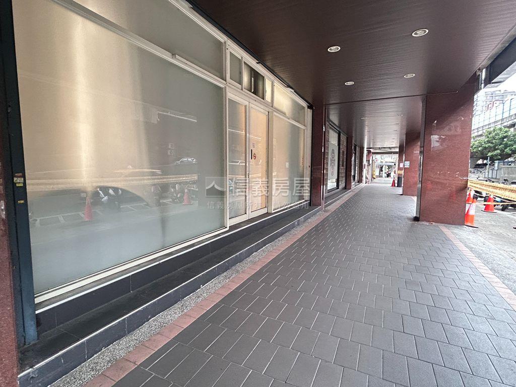 捷運中山國小皇宮面寬金店房屋室內格局與周邊環境