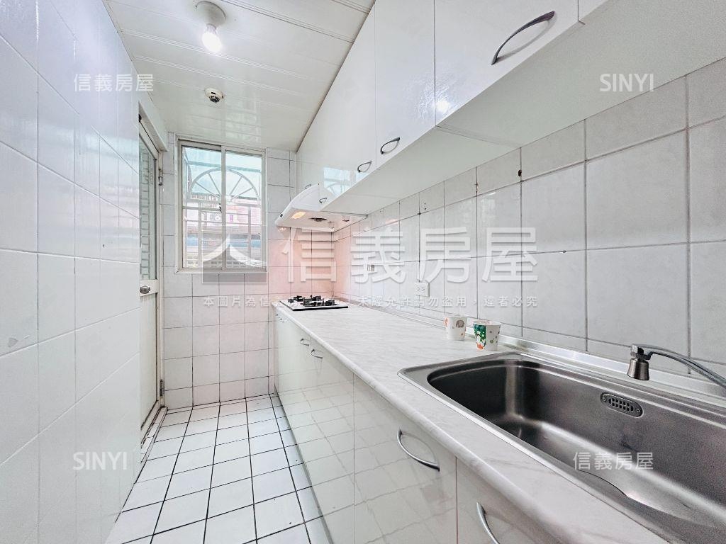 稀有。豪情世家一樓戶房屋室內格局與周邊環境