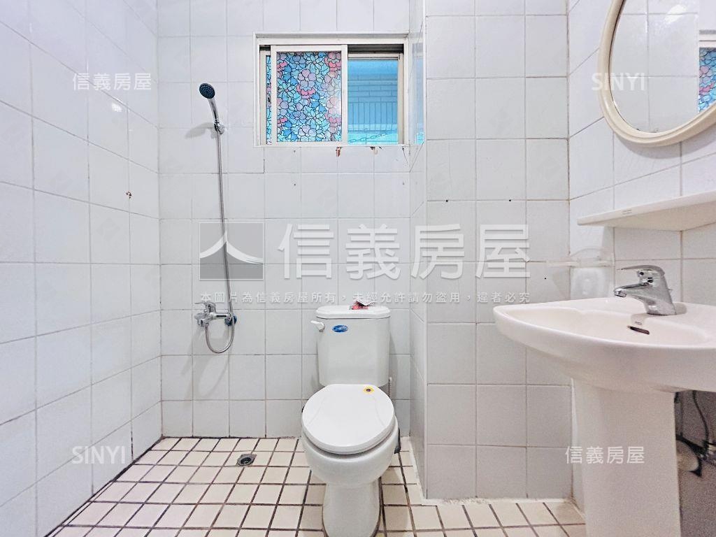 稀有。豪情世家一樓戶房屋室內格局與周邊環境
