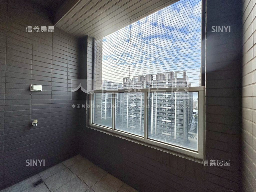 超級城市綠意高樓兩房車位房屋室內格局與周邊環境