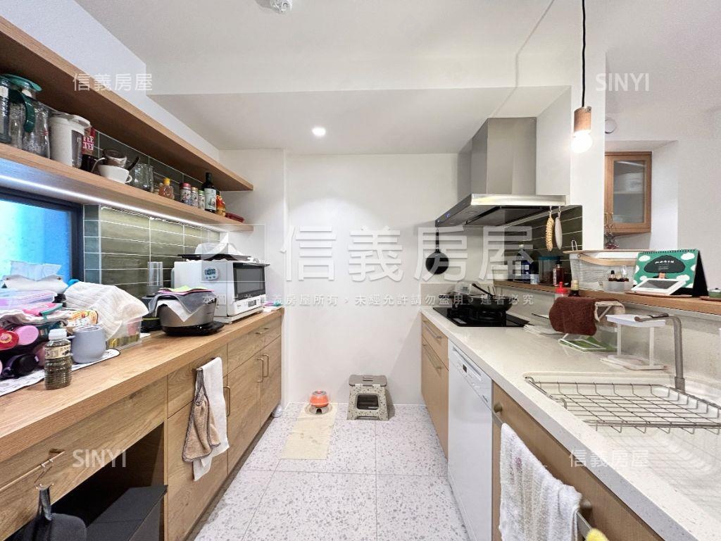 大巨蛋無印極品美屋之星房屋室內格局與周邊環境