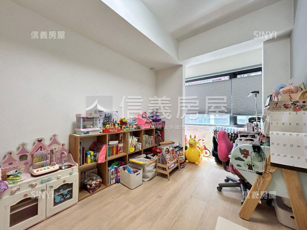 大巨蛋無印極品美屋之星房屋室內格局與周邊環境