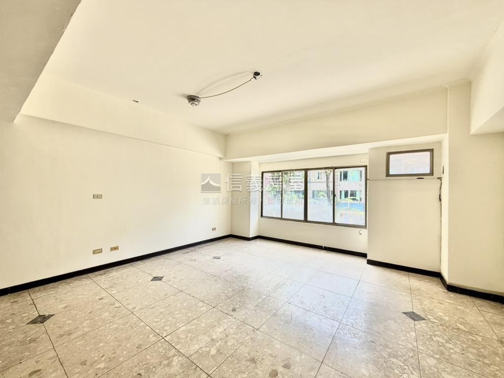 【南屯】龍邦建設金店面房屋室內格局與周邊環境