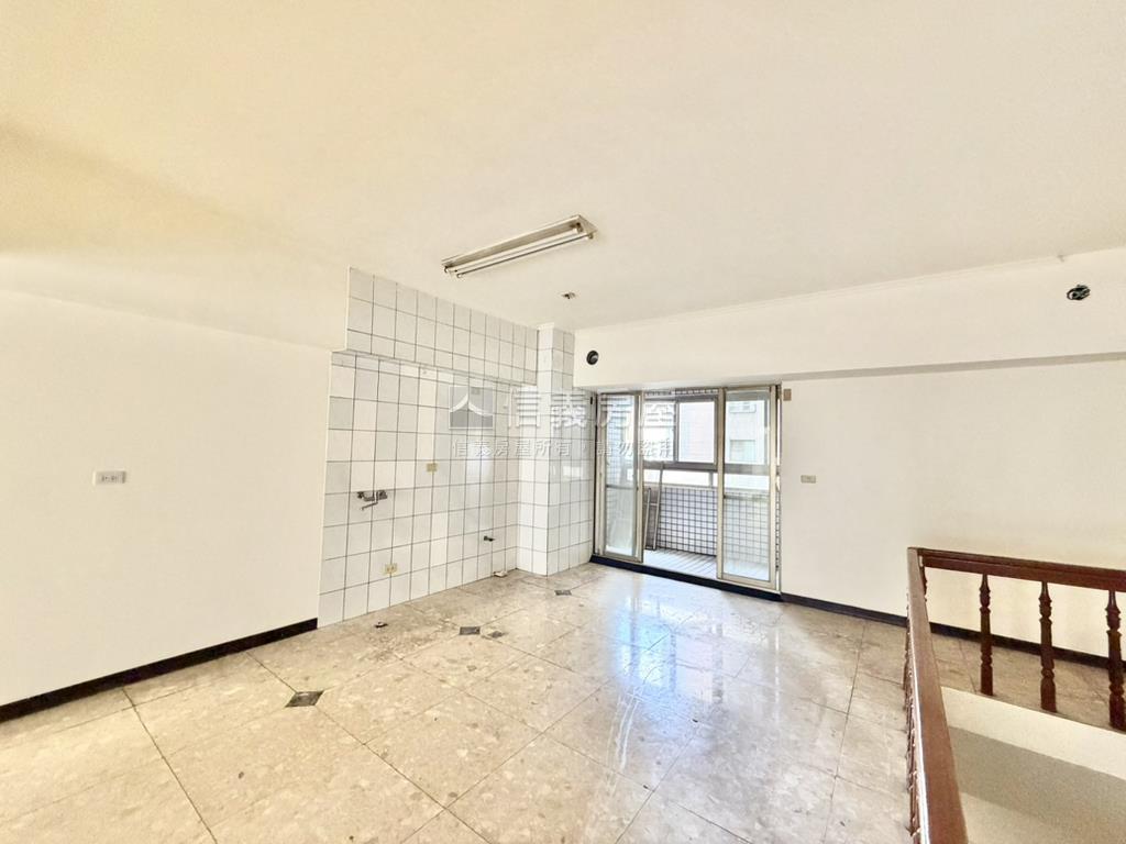 【南屯】龍邦建設金店面房屋室內格局與周邊環境