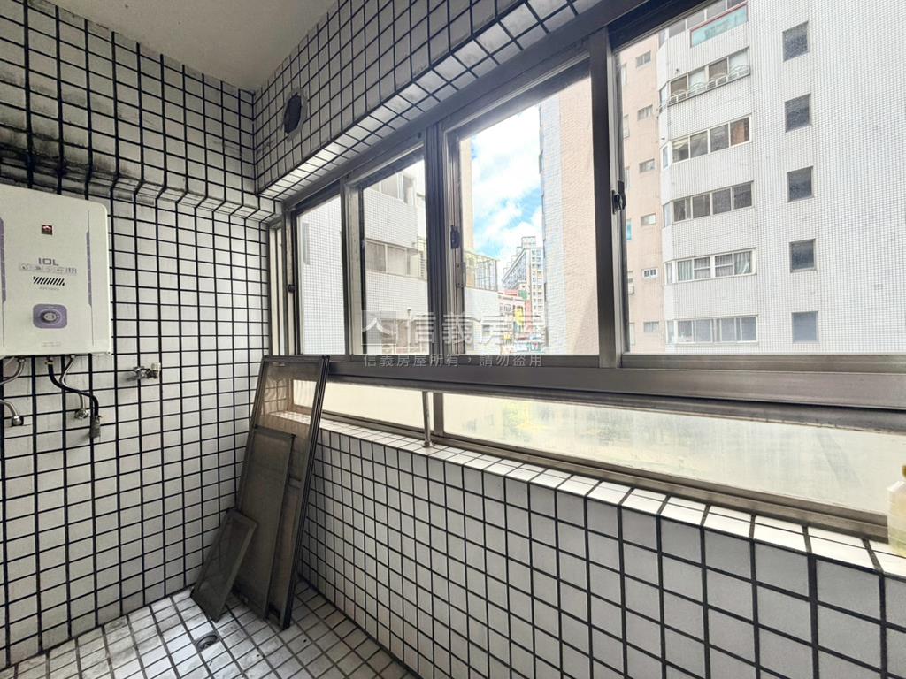【南屯】龍邦建設金店面房屋室內格局與周邊環境