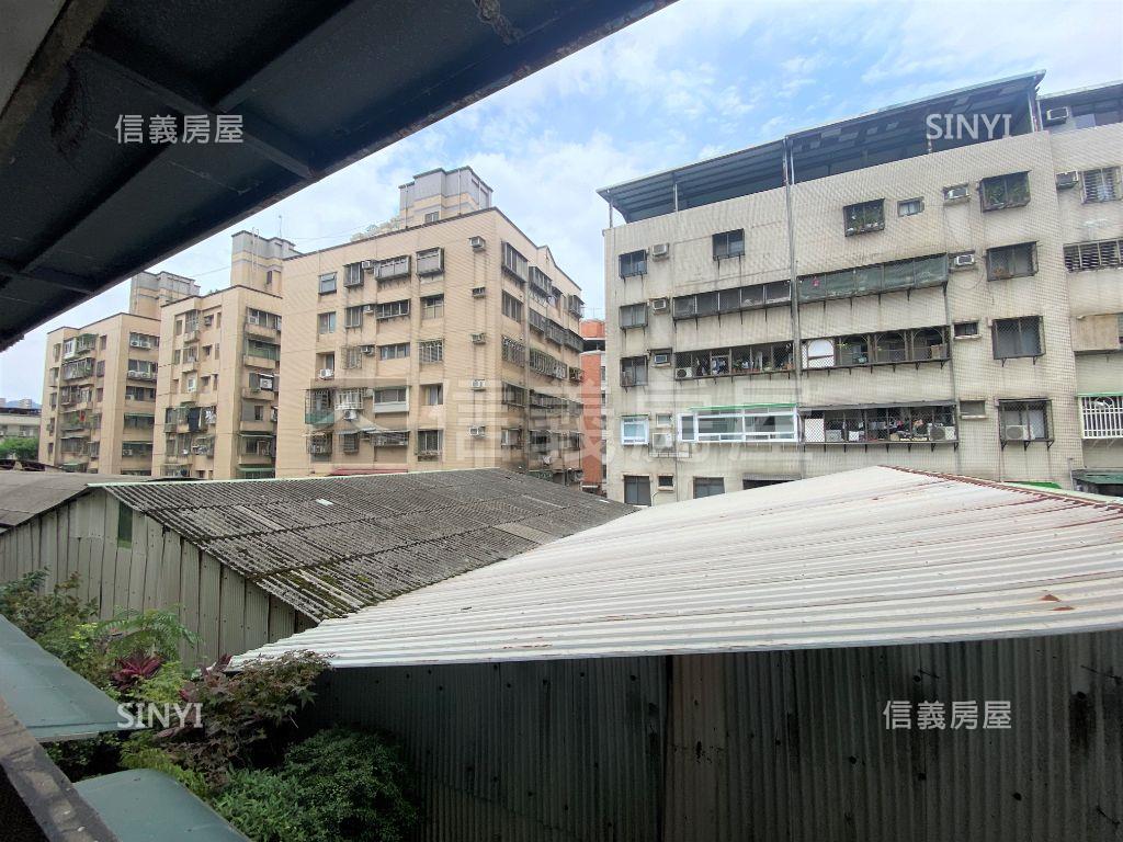 三面採光活巷邊間參樓房屋室內格局與周邊環境