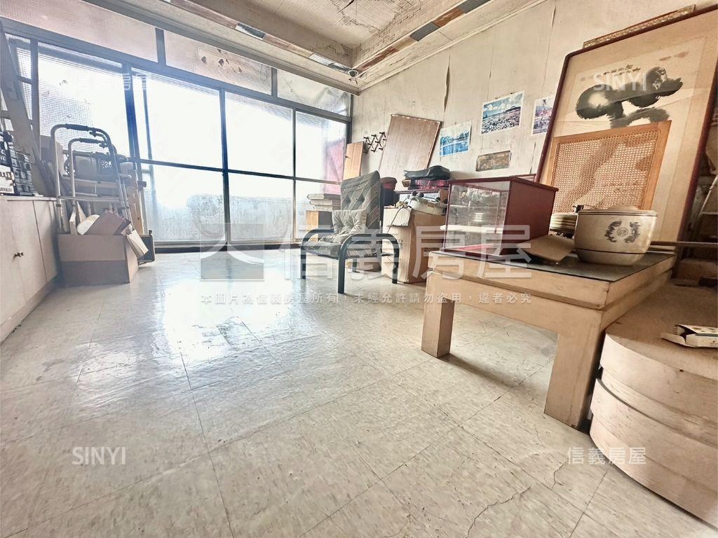 專任地坪約２９．７坪透天房屋室內格局與周邊環境