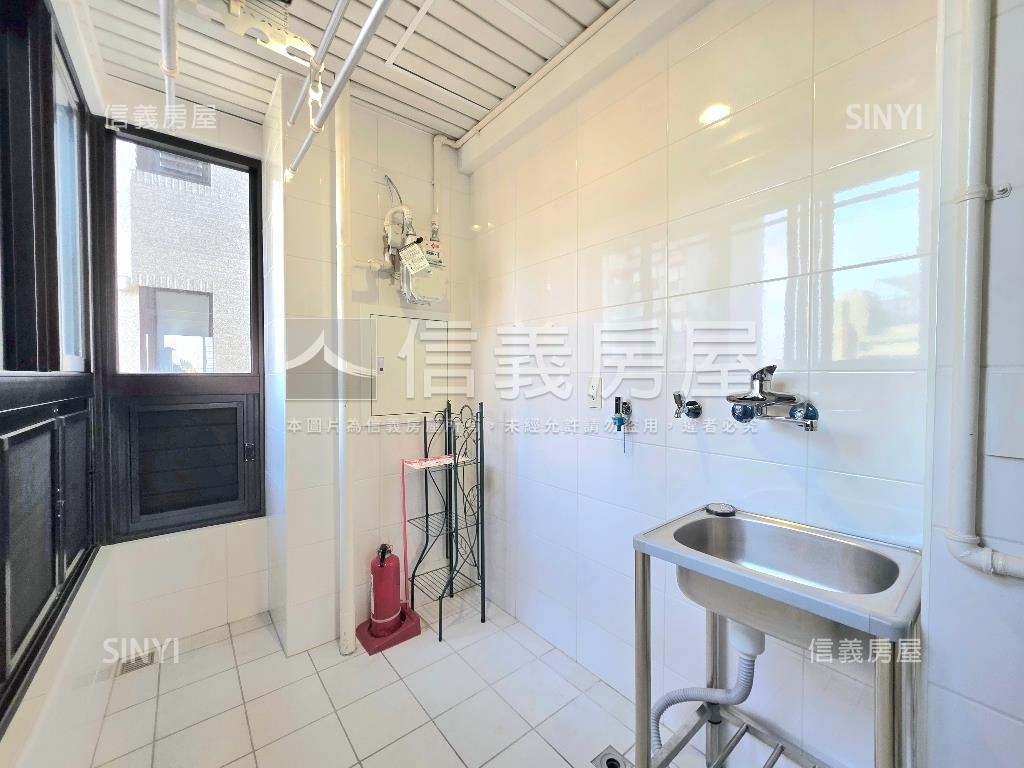 專任喬立圓容三面採光房屋室內格局與周邊環境