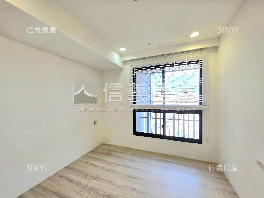 專任喬立圓容三面採光房屋室內格局與周邊環境