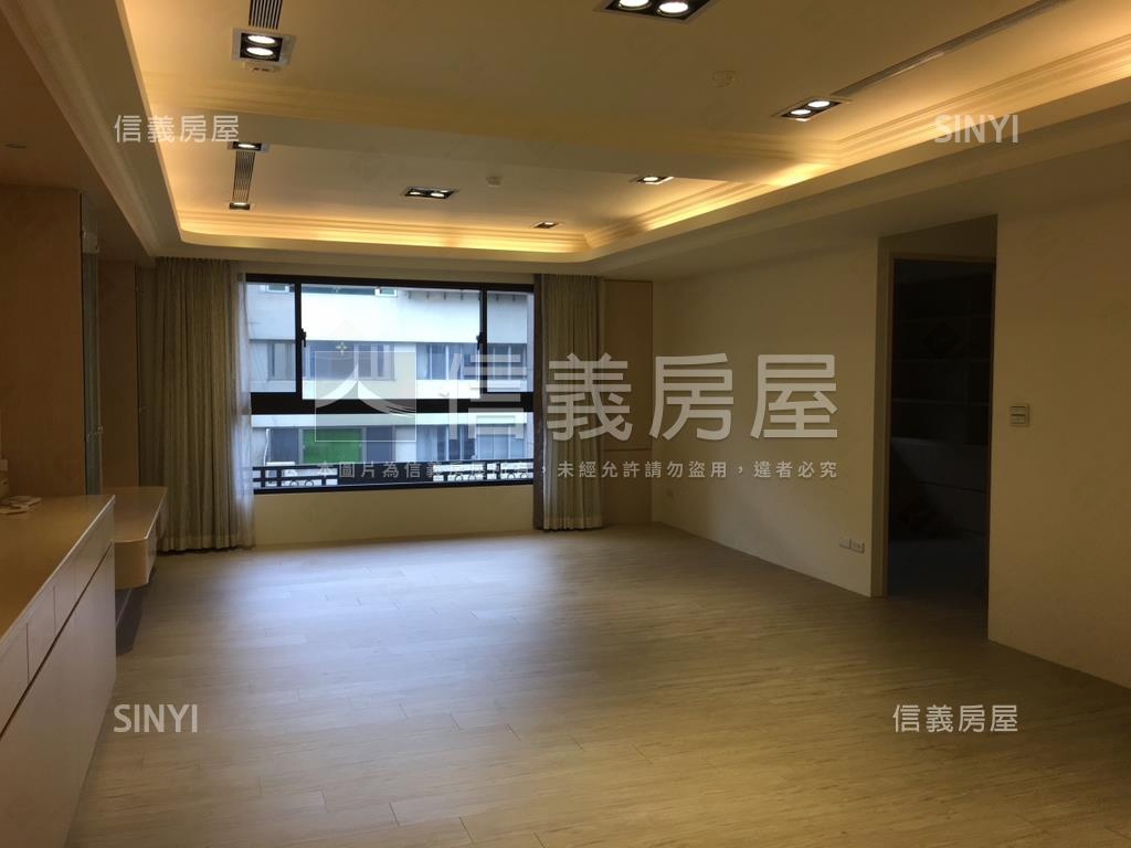 長安一品有車位房屋室內格局與周邊環境