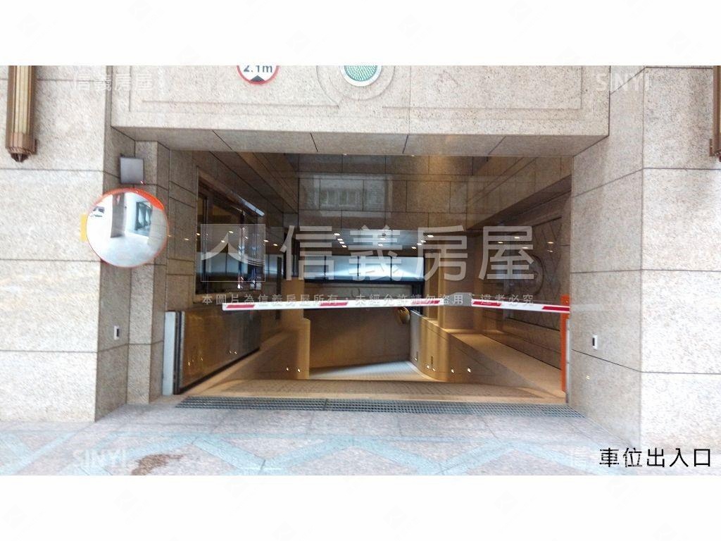 長安一品有車位房屋室內格局與周邊環境