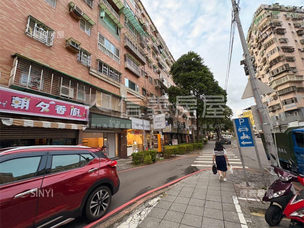 海山捷運站稀有釋出金店面房屋室內格局與周邊環境