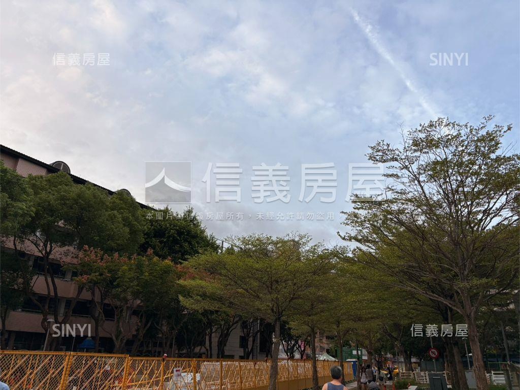 海山捷運站稀有釋出金店面房屋室內格局與周邊環境