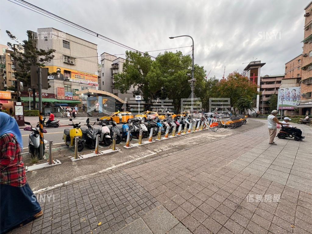 海山捷運站稀有釋出金店面房屋室內格局與周邊環境