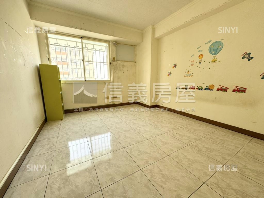 高鐵高樓採光低總價３房讚房屋室內格局與周邊環境