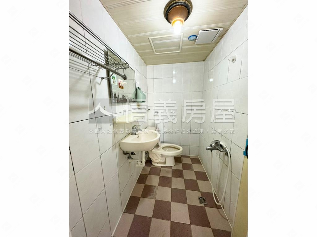 高鐵高樓採光低總價３房讚房屋室內格局與周邊環境
