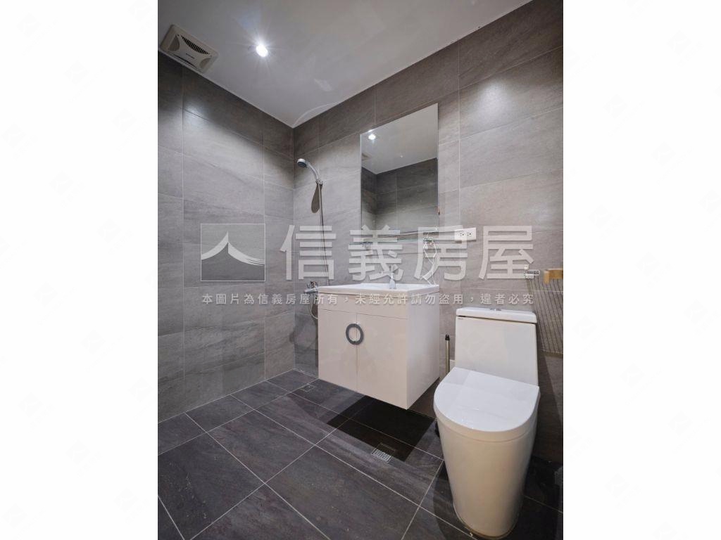 台視附近一樓雙敦面寬車庫房屋室內格局與周邊環境