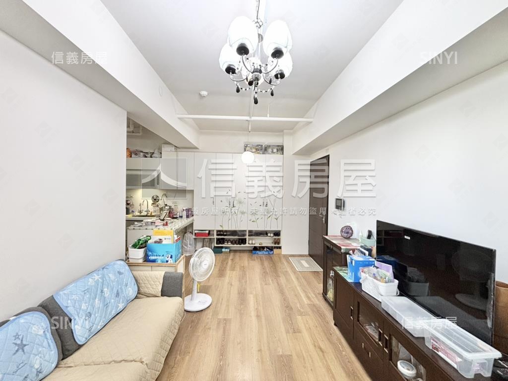 藝３３次頂樓兩房平車房屋室內格局與周邊環境