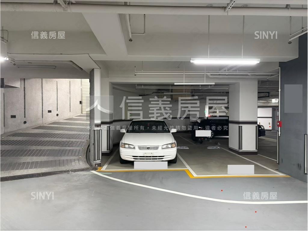 藝３３次頂樓兩房平車房屋室內格局與周邊環境