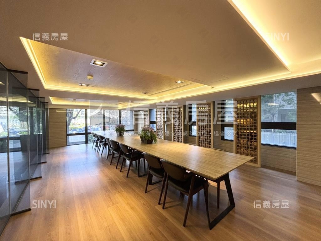 藝３３次頂樓兩房平車房屋室內格局與周邊環境