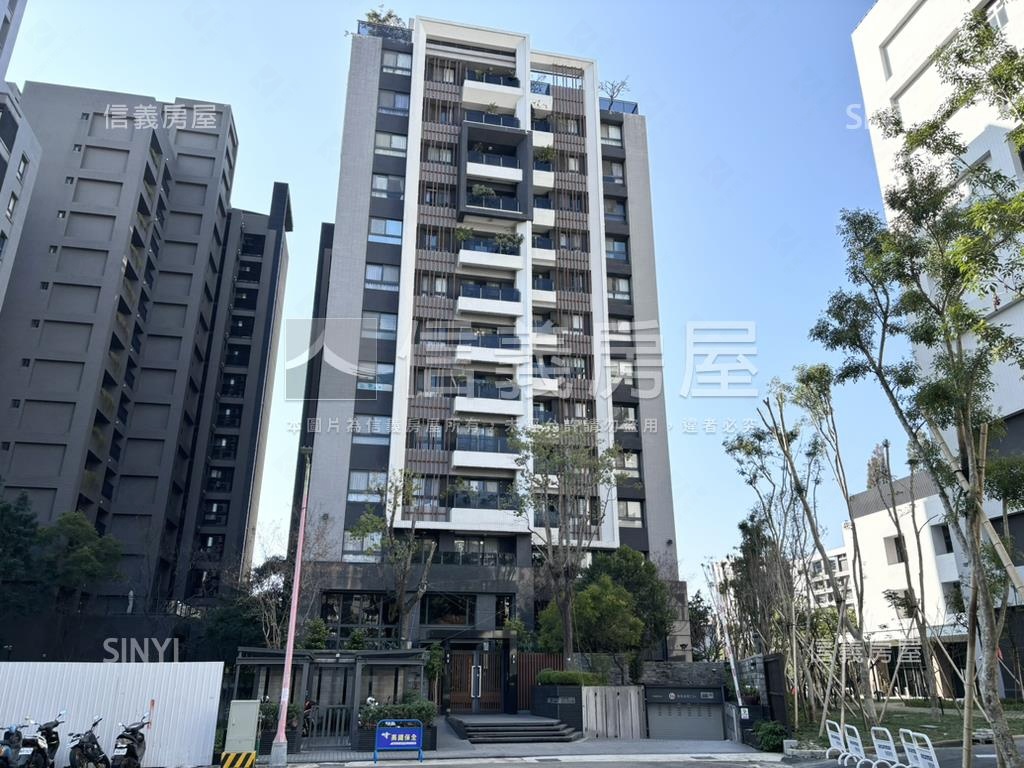 藝３３次頂樓兩房平車房屋室內格局與周邊環境