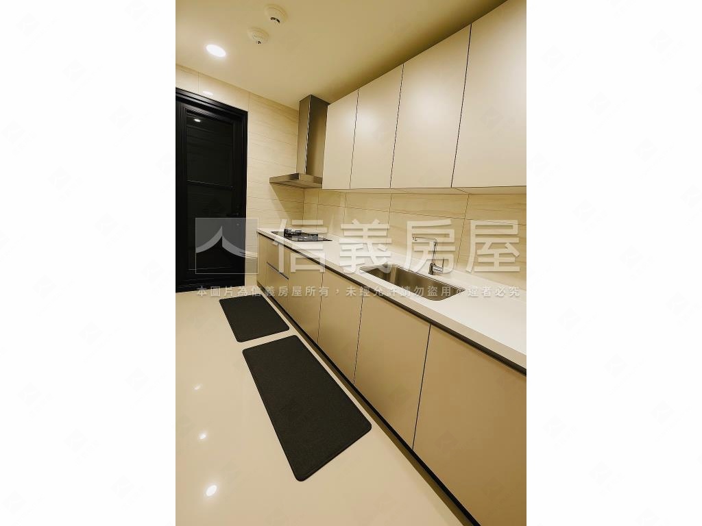 權峰視野裝潢四房雙車位房屋室內格局與周邊環境