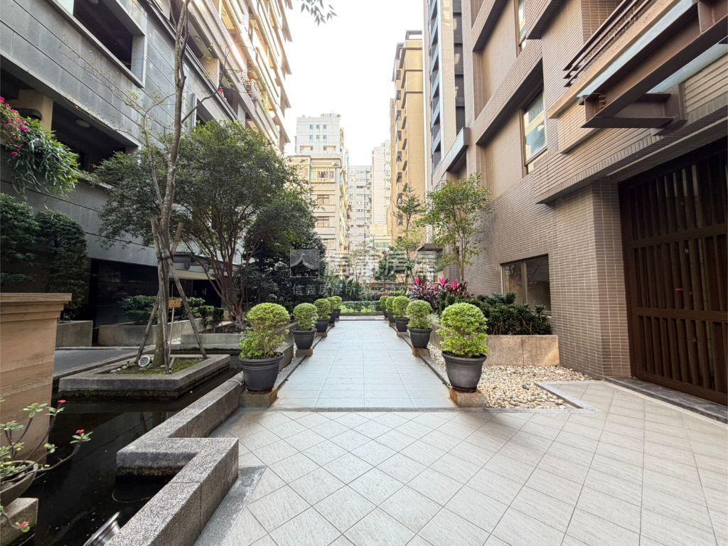 敦南法拉麗邊間高樓景觀戶房屋室內格局與周邊環境