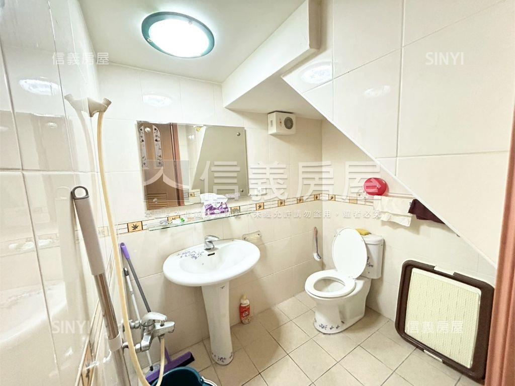 二期震後臨路美墅房屋室內格局與周邊環境