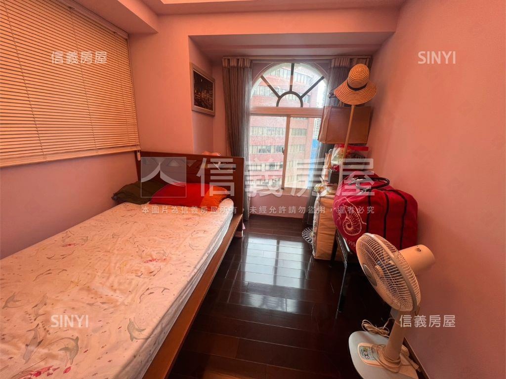捷運。學區。名家三房房屋室內格局與周邊環境