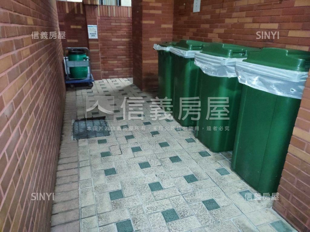 捷運。學區。名家三房房屋室內格局與周邊環境