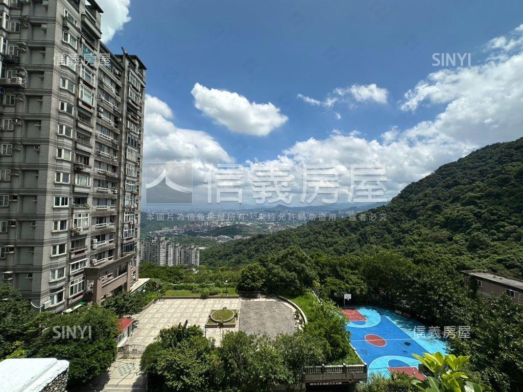 新店稀有電梯兩房房屋室內格局與周邊環境