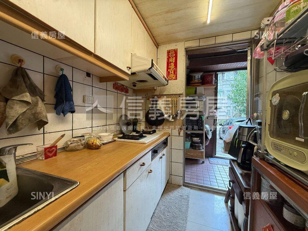 近林蔭步道稀有大庭院戶房屋室內格局與周邊環境