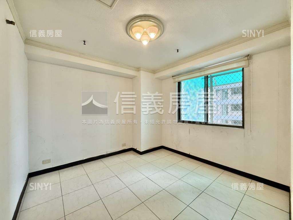鄉城陽光鎮三房平車房屋室內格局與周邊環境