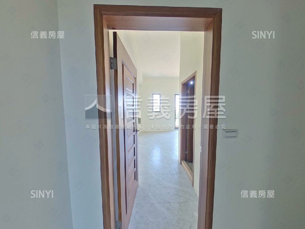 花壇明德街電梯前院美墅Ｂ房屋室內格局與周邊環境