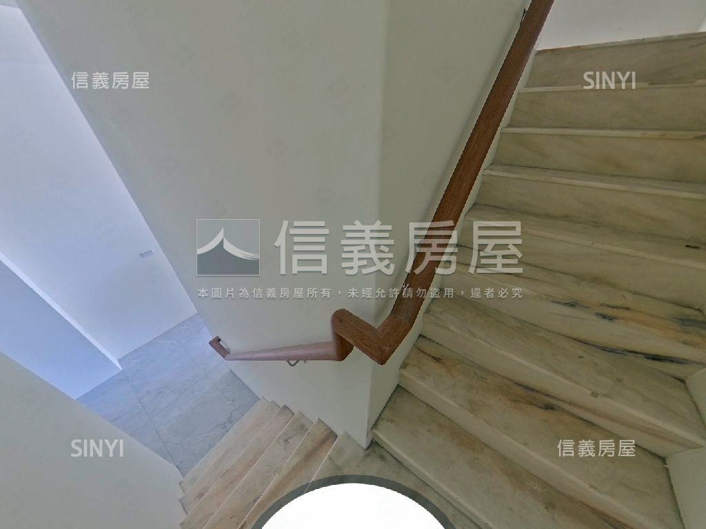 花壇明德街電梯前院美墅Ｂ房屋室內格局與周邊環境
