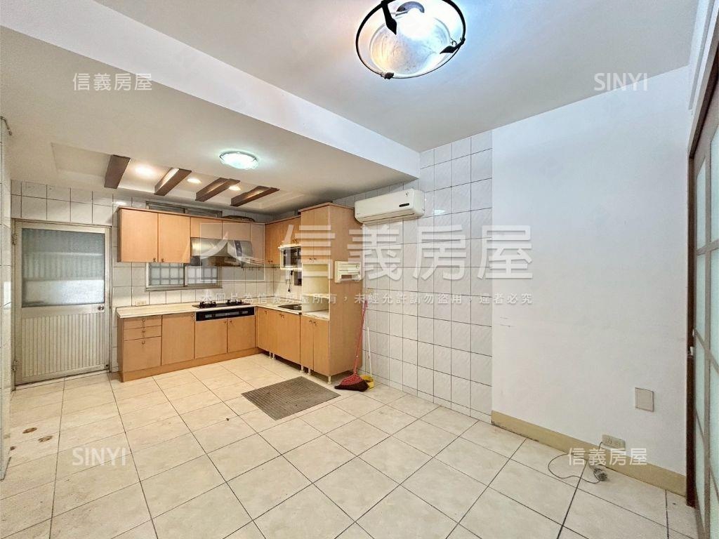 湳雅漂亮車庫透天房屋室內格局與周邊環境