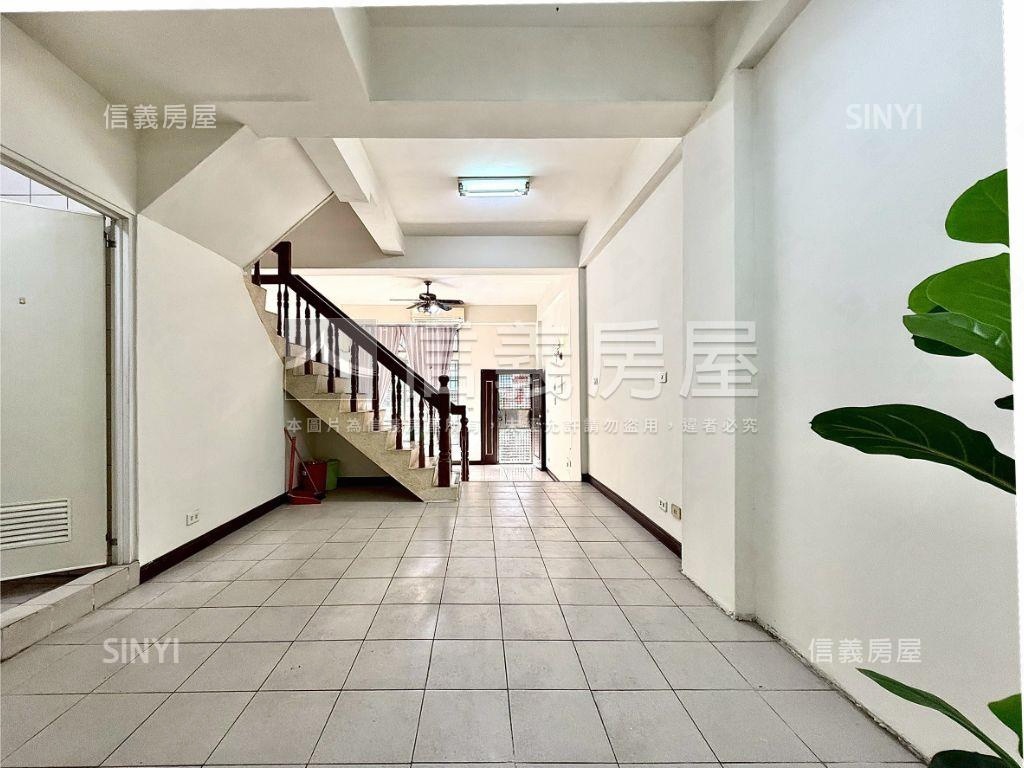 北屯門前可停車美透天房屋室內格局與周邊環境