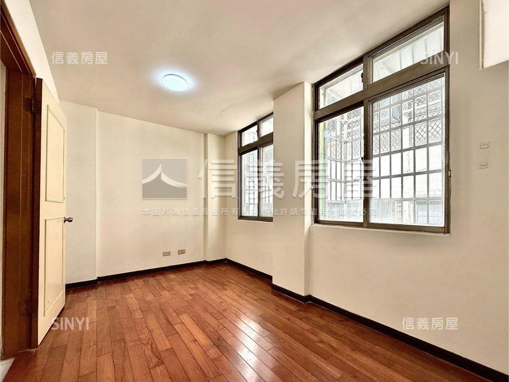 北屯門前可停車美透天房屋室內格局與周邊環境